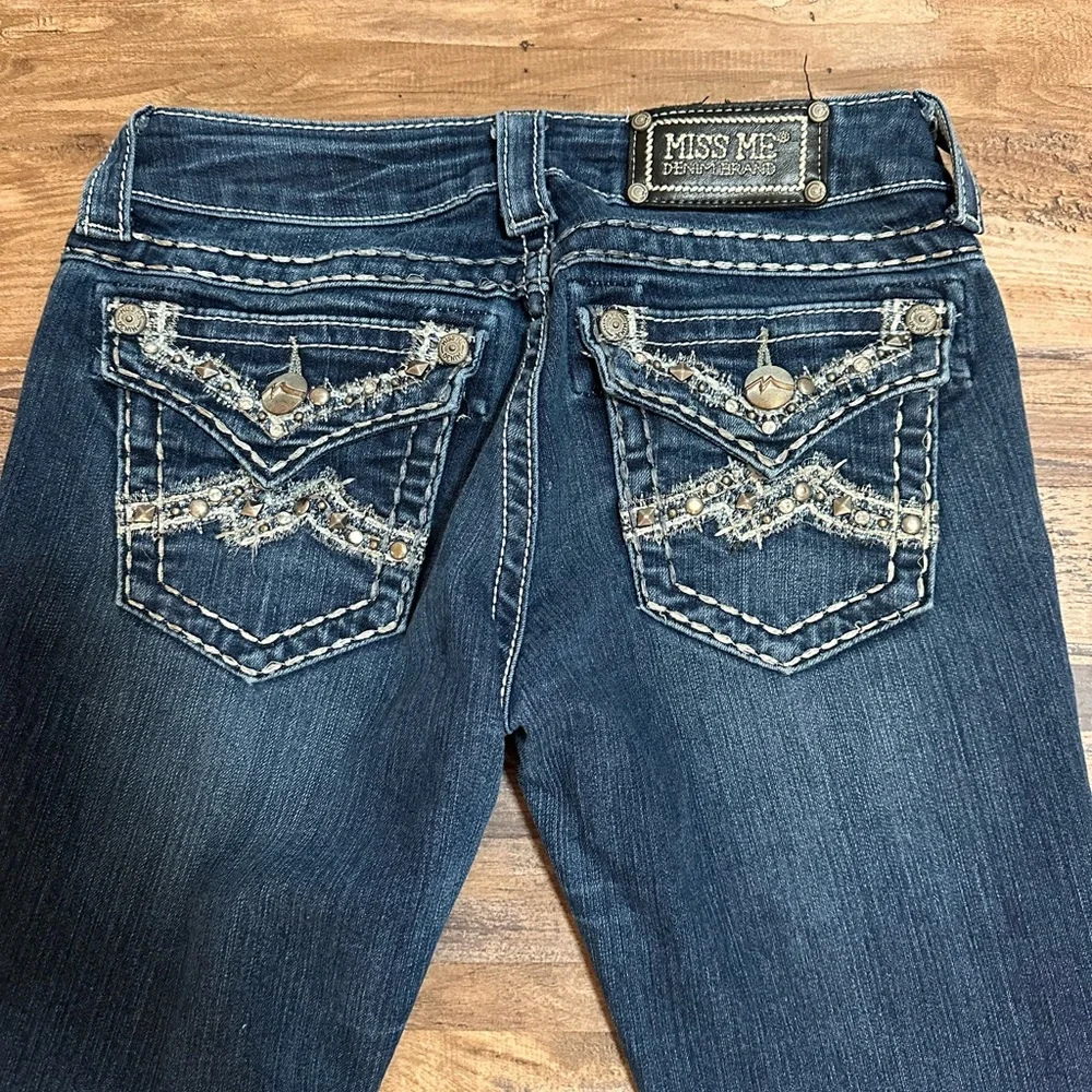 Miss Me Women’s Blue Jeans - Picture 2 of 5